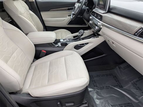 Used 2022 Kia Telluride SX w/ SX Prestige Package image 28
