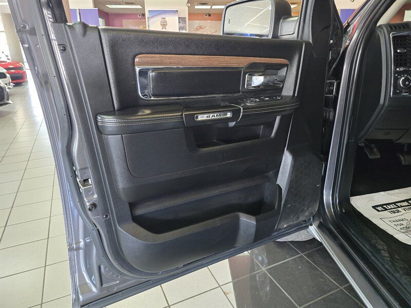 Used 2015 RAM 1500 Laramie w/ Convenience Group AWD/4WD image 7