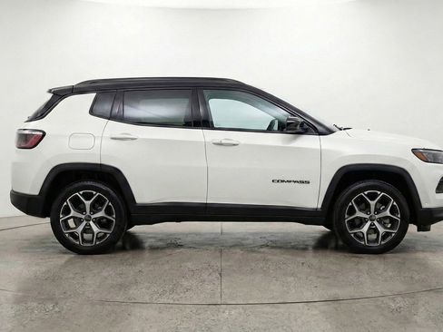 Used 2025 Jeep Compass Limited AWD/4WD image 11