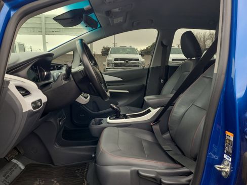 Used 2020 Chevrolet Bolt Premier w/ Infotainment Package image 12