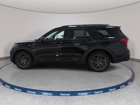 Used 2026 Ford Explorer ST-Line w/ ST-Line Street Pack AWD/4WD image 9