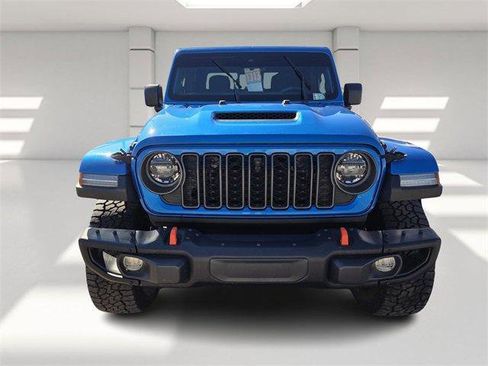 Used 2024 Jeep Gladiator Mojave image 2
