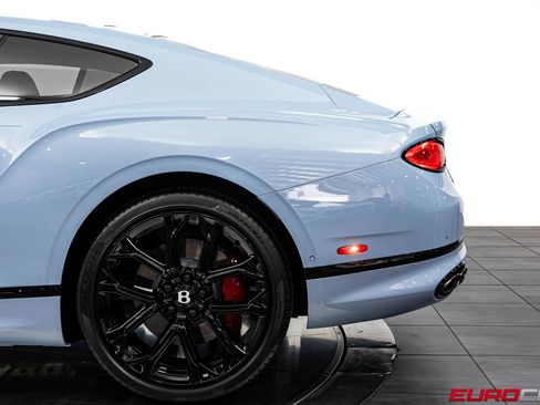 Used 2024 Bentley Continental GT image 14