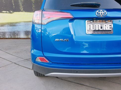 Used 2018 Toyota RAV4 Limited image 27