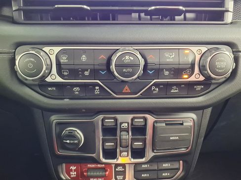 Used 2024 Jeep Wrangler Rubicon 392 image 19