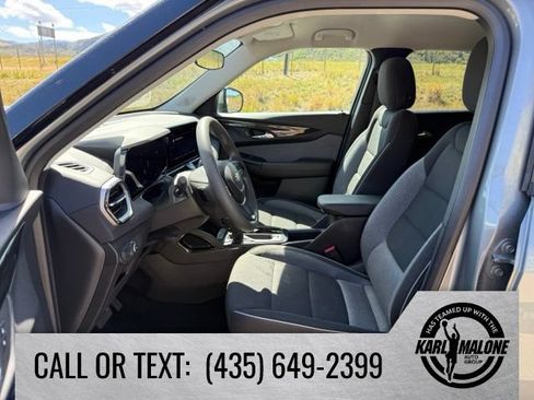 Used 2025 Chevrolet TrailBlazer LT AWD/4WD image 13