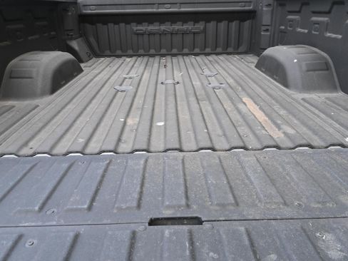 Used 2024 GMC Sierra 2500 Denali w/ Denali Reserve Package image 9