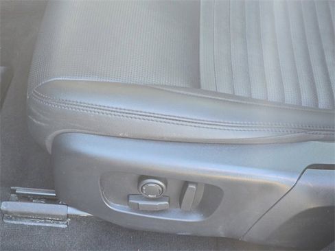 Used 2025 Land Rover Discovery Sport S image 31