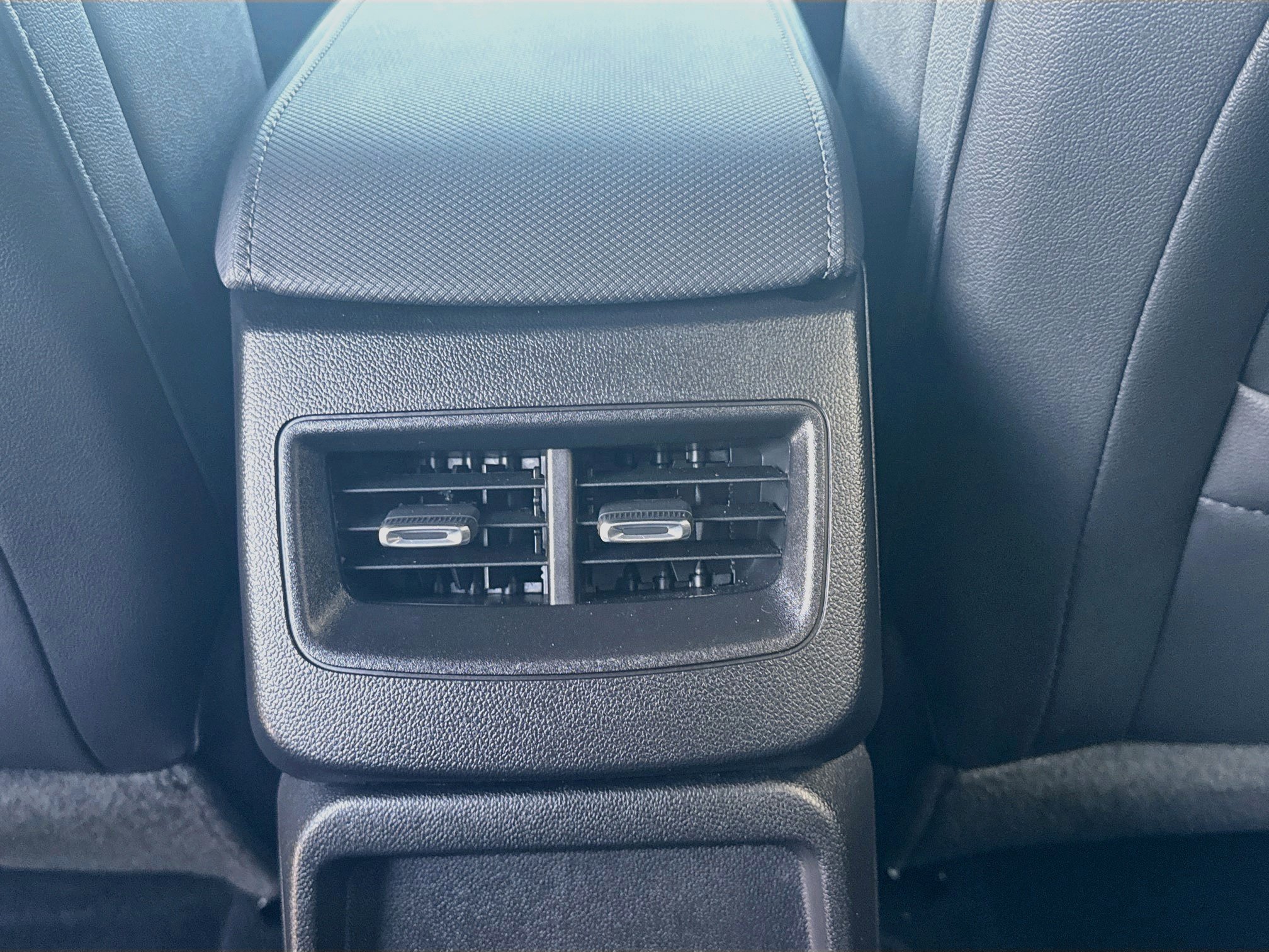 Used 2024 Chevrolet Equinox EV RS FWD image 21