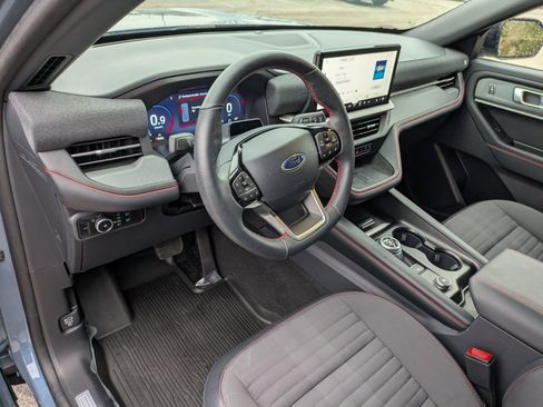 Certified 2025 Ford Explorer ST-Line w/ Premium Package image 15