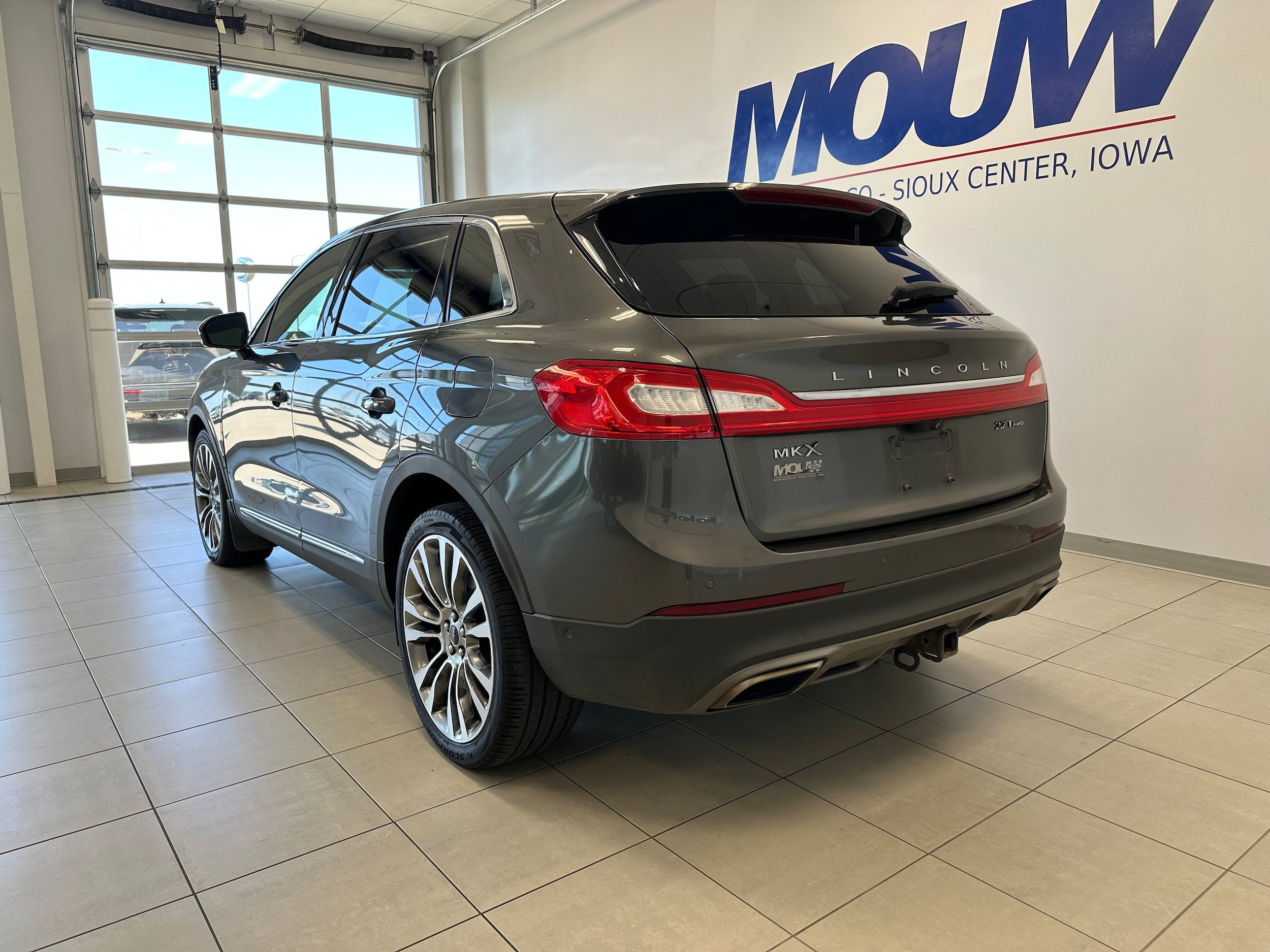 Used 2017 Lincoln MKX Reserve w/ Luxury Package AWD/4WD image 6