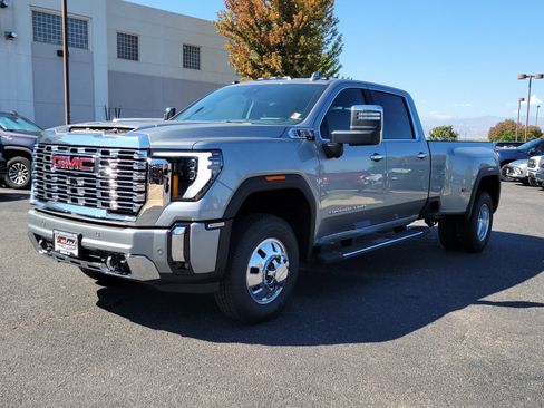 New 2026 GMC Sierra 3500 Denali w/ Denali Reserve Package image 4
