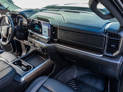 Used 2025 Chevrolet Silverado 2500 LT w/ Trail Boss Package image 17