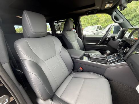 Used 2026 Lexus GX 550 w/ Cold Area Package AWD/4WD image 10