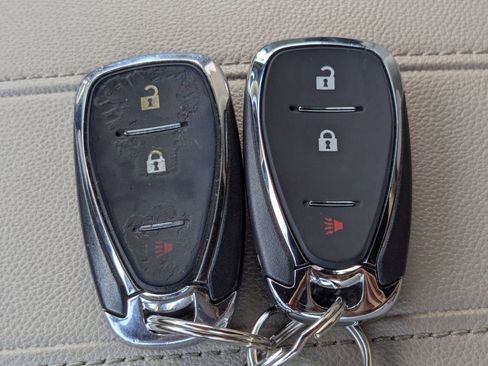 Used 2022 Chevrolet Traverse LS w/ Midnight/Sport Edition image 32