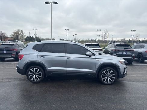 Used 2022 Volkswagen Taos SE AWD/4WD image 5