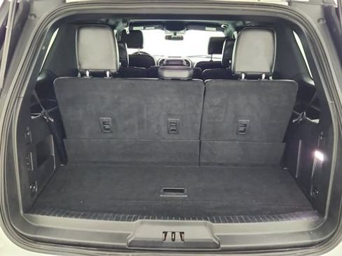 Used 2019 Ford Expedition XLT w/ Equipment Group 201A RWD image 32