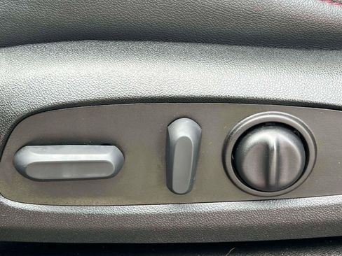 Used 2023 Chevrolet Traverse RS image 20