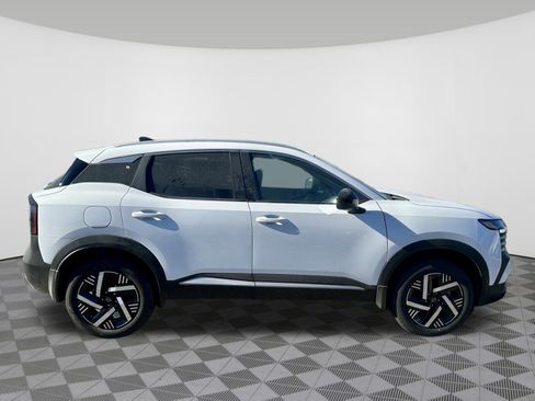 New 2026 Nissan Kicks SV image 5