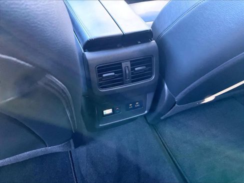 Used 2023 Nissan Rogue SL w/ SL Premium Package image 28