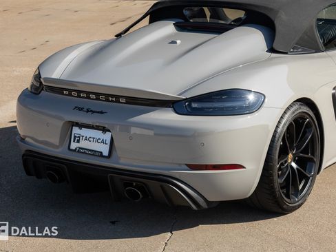 Used 2022 Porsche 718 Boxster Spyder RWD image 16