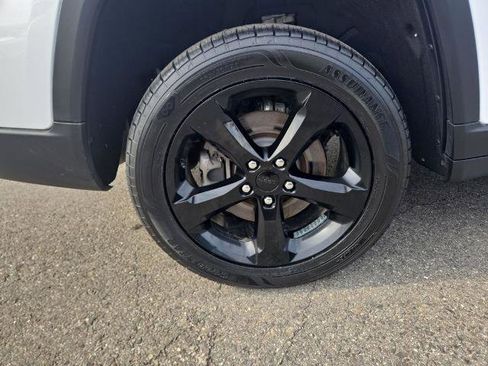 Used 2024 Jeep Grand Cherokee L Limited w/ Black Appearance Package image 2