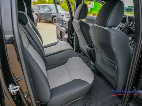 Used 2023 Toyota Tacoma TRD Off-Road w/ Technology Package AWD/4WD image 14