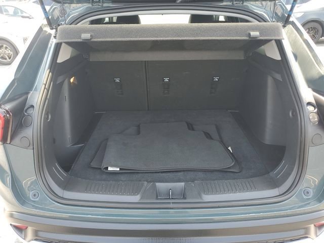 Used 2025 Chevrolet Trax LT FWD image 29