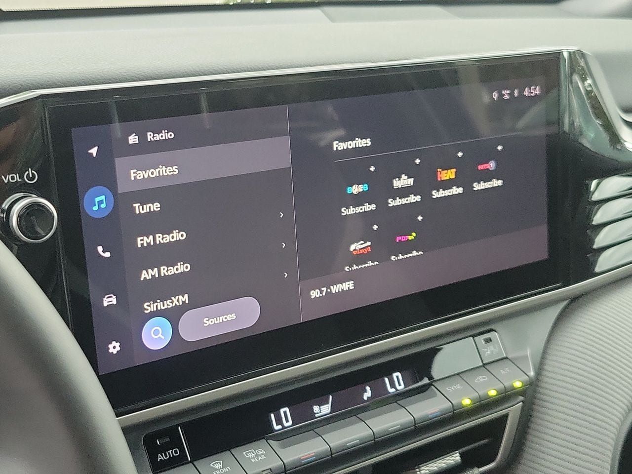 Used 2025 Toyota Camry SE w/ Multimedia Upgrade Package FWD image 25