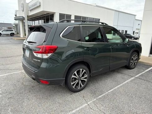 Used 2023 Subaru Forester Limited AWD/4WD image 5