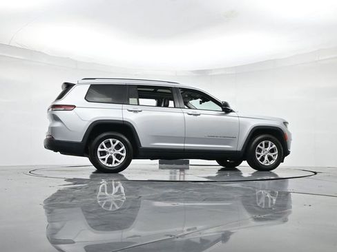 Used 2021 Jeep Grand Cherokee L Limited image 31
