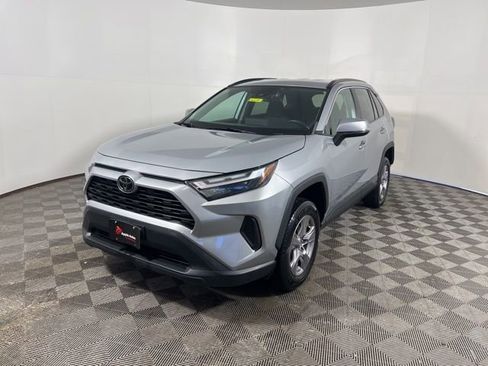 Used 2022 Toyota RAV4 XLE image 3