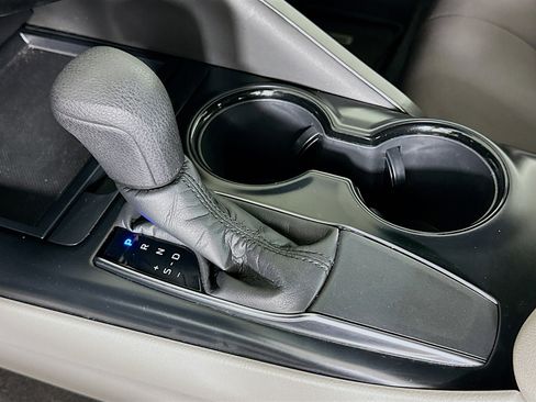 Used 2018 Toyota Camry LE w/ Convenience Package image 24