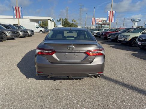 Used 2023 Toyota Camry SE image 6
