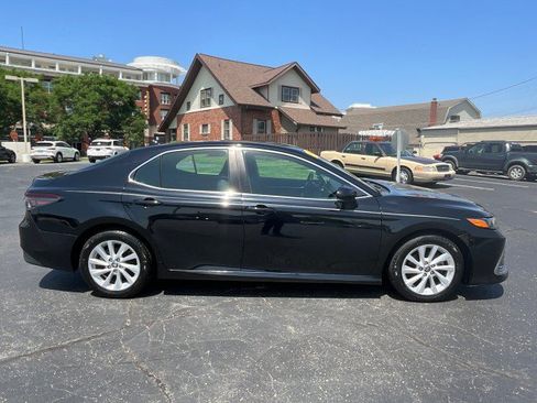 Used 2022 Toyota Camry LE FWD image 8