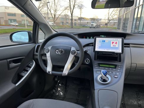 Used 2010 Toyota Prius Two image 12