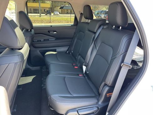 New 2026 Nissan Pathfinder SL w/ SL Premium Package (P04) image 19
