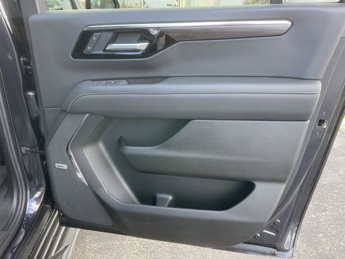 New 2026 Chevrolet Suburban Premier image 29