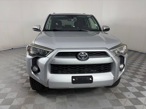 Used 2015 Toyota 4Runner SR5 AWD/4WD image 2