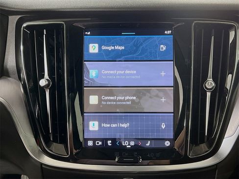 Used 2023 Volvo S60 B5 Core image 16