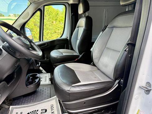 Used 2023 RAM ProMaster 2500 FWD image 9