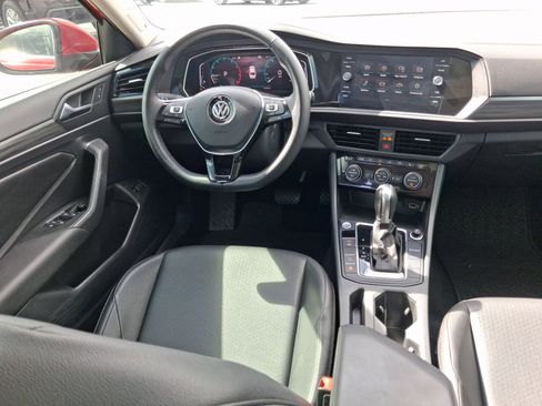Used 2019 Volkswagen Jetta SEL w/ Cold Weather Package FWD image 24