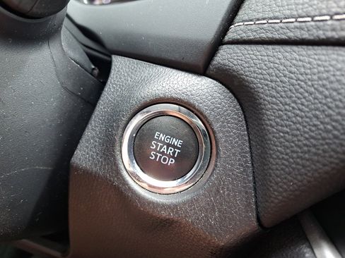 Used 2021 Toyota RAV4 XLE AWD/4WD image 22