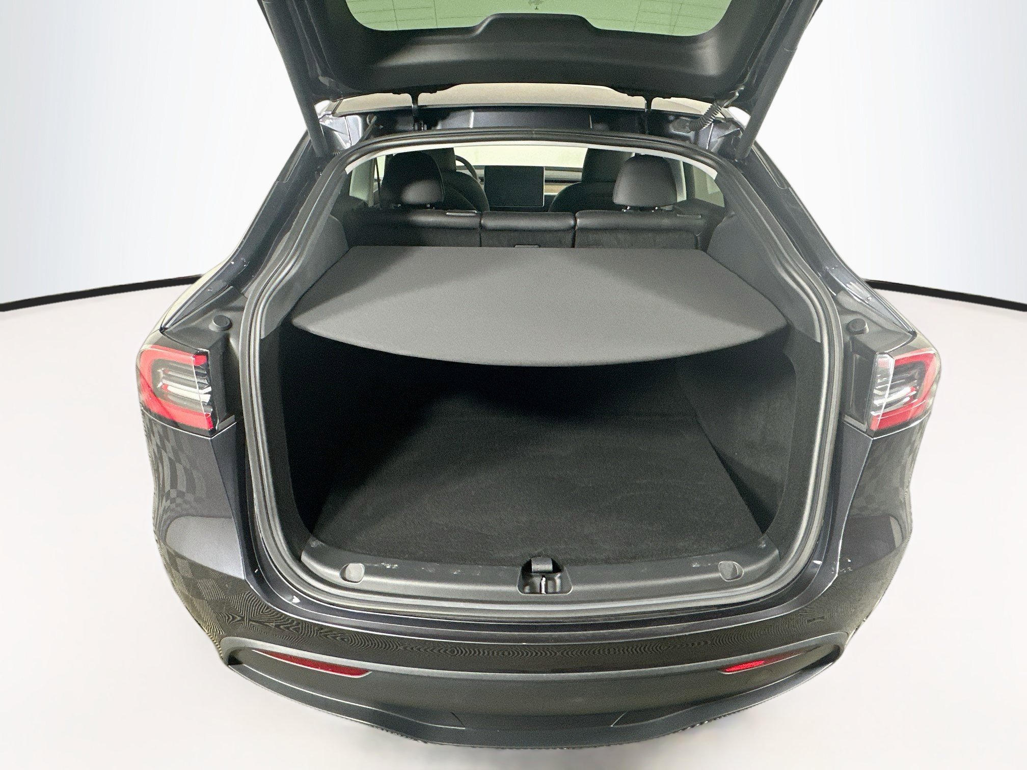 Used 2024 Tesla Model Y Long Range AWD/4WD image 26