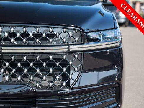 Used 2025 Lincoln Navigator Black Label AWD/4WD image 5