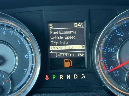 Used 2014 Chrysler Town & Country Touring FWD image 28