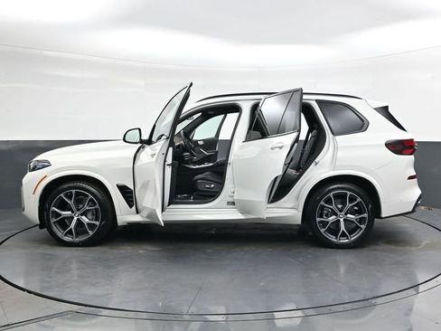 New 2026 BMW X5 xDrive40i w/ M Sport Package AWD/4WD image 37