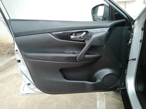 Used 2020 Nissan Rogue SL FWD image 14