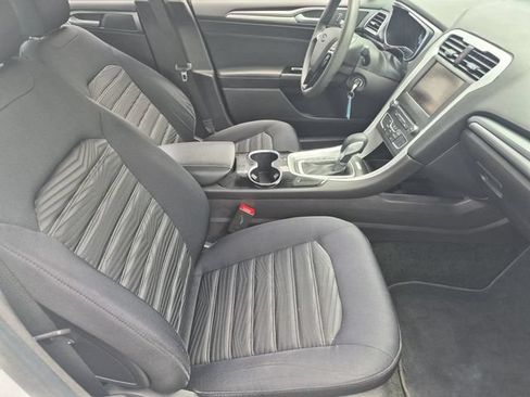 Used 2016 Ford Fusion SE FWD image 25