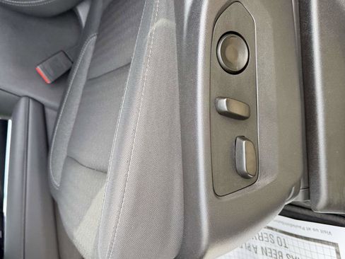 Certified 2025 Chevrolet Suburban LS AWD/4WD image 18